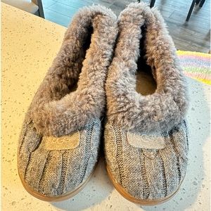 UGG slippers, grey, size 8
